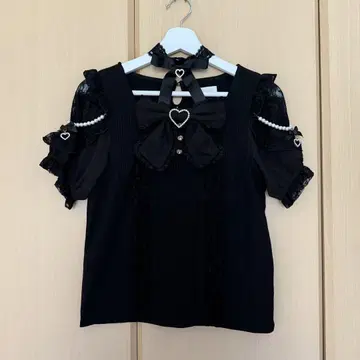 LIZLISA 리즈리사 크로스 레이스 리본 컷 상의