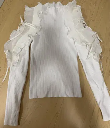 SNIDEL 플리츠 프릴 도킹 니트 풀오버 아이보리