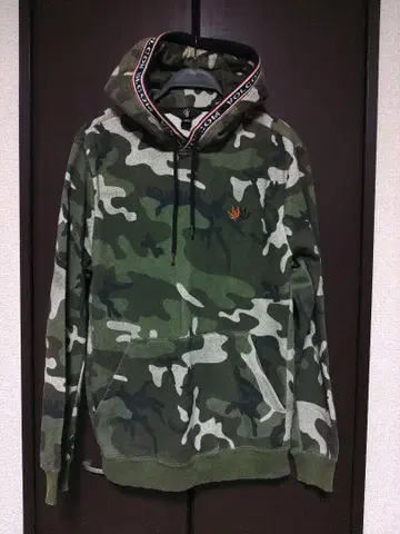 구제 의류 VOLCOM 볼컴 카모 패턴 후드티 사이즈 M