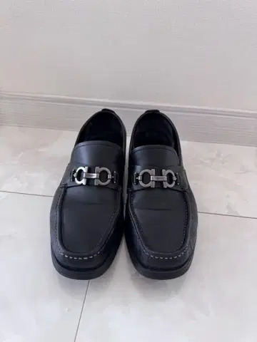 Ferragamo 블랙 로퍼 가죽 신발 비즈니스 8 1/2 페라가모