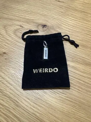 WEIRDO 직사각형 펜던트 오리지널 파우치 포함
