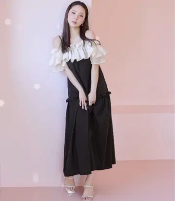 오프숄더 프릴 원피스