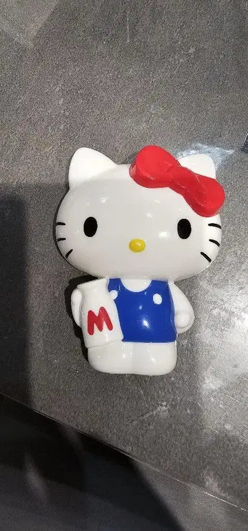 헬로키티 거울 포함 피규어 맥