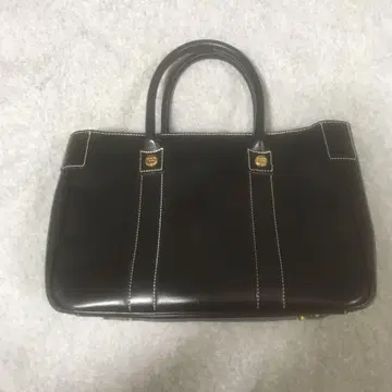 블랙 가죽 핸드백