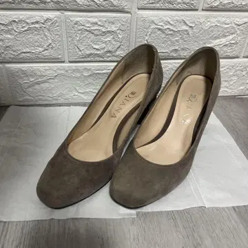 다이애나 펌프스 스웨이드 베이지 23.5