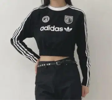 adidas 크롭 긴팔 상의 블랙