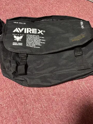 AVIREX 블랙 한정판 숄더백