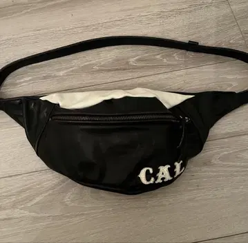 vanson calee 바디백 블랙 화이트