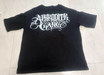 Aphrodite Gang 블랙 T셔츠