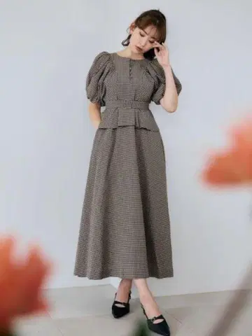 Her lip to Portofino Belted Check Dress