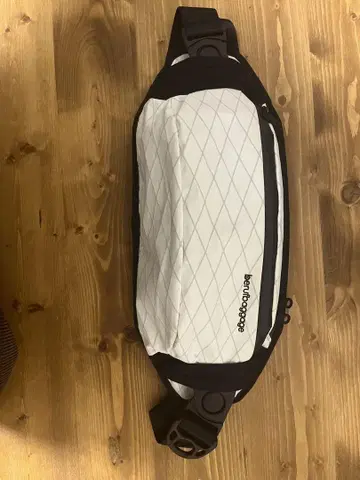 beruf baggage 바디백 화이트