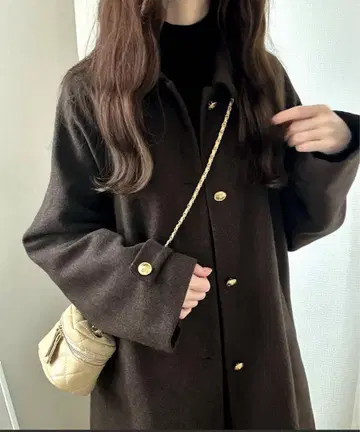 LAUIR 골드 버튼 A라인 미들 코트