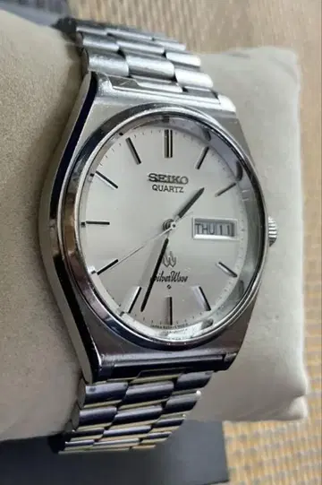 SEIKO 세이코 실버 웨이브 손목시계 8229-8000