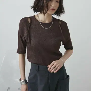 컷 아웃 라메 시어 하프 슬리브 상의 Aunt Marie's