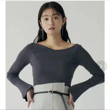 LAGUNAMOON 라그나문 비대칭 드레이프 플레어 슬리브 니트