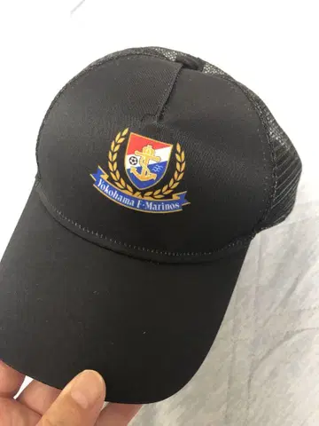 마리노스의 블랙 메쉬 캡