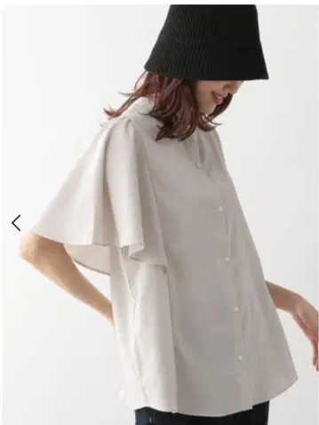새상품 글로벌 워크 프릴 블라우스
