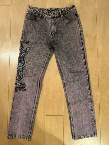 Unknown London x Ed Hardy 스네이크 대거 데님