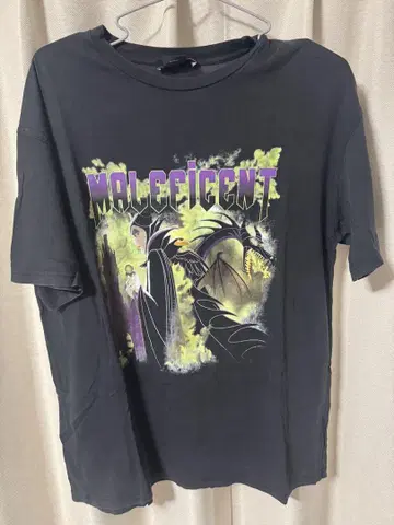 Bershka Maleficent T셔츠 M 사이즈 블랙