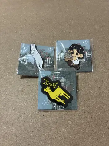 요루시카 핀 배지 3개