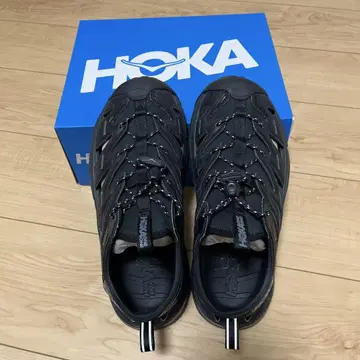 HOKA 샌들