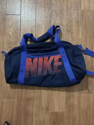 Nike 보스턴 백 네이비 빨간색