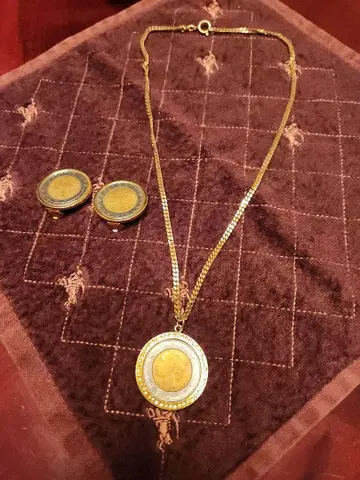 코인 목걸이와 귀찌 세트