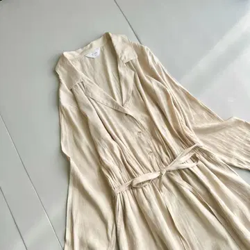 슬로브 이에나 카센 자카드 원피스 카라 부착 꽃무늬 베이지