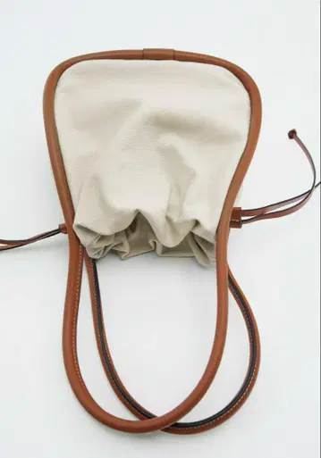 ZARA 자라 캠퍼스지 버킷백