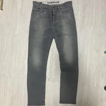 DENHAM RAZOR 테이퍼드 데님 그레이
