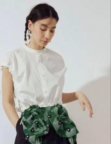 UN3D. 숏 개더 셔츠 화이트