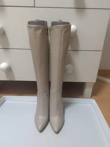 [ 미사용품 ] 다이애나 베이지 롱 부츠 22cm