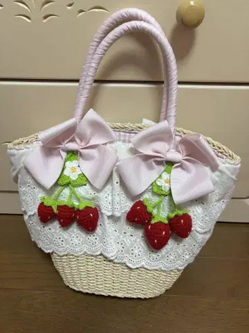 axes femme 딸기 바스켓백