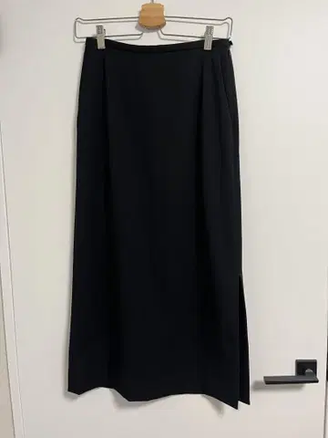 애로우즈 블랙 롱 타이트 스커트