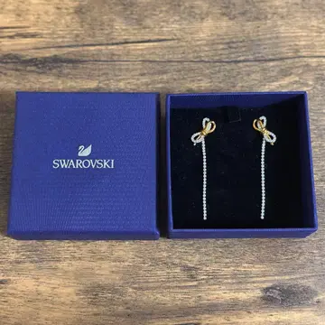 새상품급 Swarovski 리본 LIFELONG BOW 귀걸이