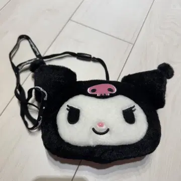산리오 Kuromi 귀 달린 파우치 블랙