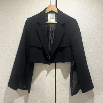 dazzlin 지퍼 슬리브 포켓 자켓