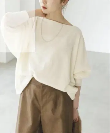 noble 파인 울 돌먼 풀오버 화이트
