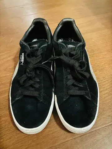 PUMA 블랙 스웨이드 스니커즈