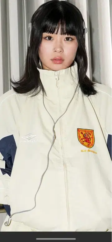 Umbro 스포츠 자켓 S 사이즈 크림색 네이비