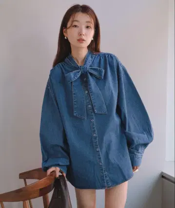 Kastane 데님 보타이 블라우스 [ 미사용 새상품 ]