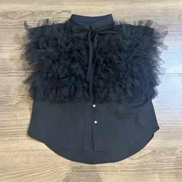 HIAND 프릴 블랙 반팔 셔츠