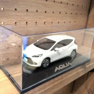 도요타 AQUA 1/43 스케일 미니카