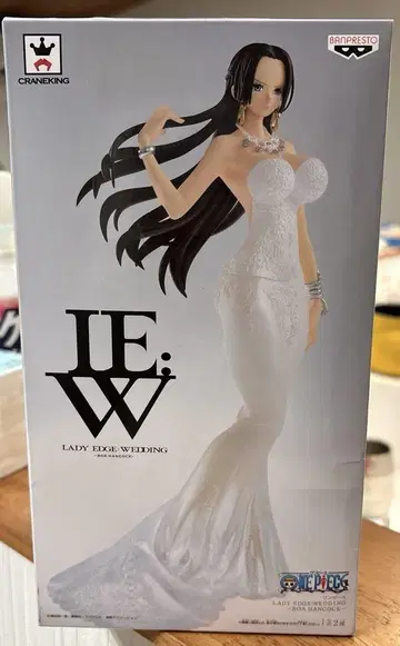 LADY EDGE WEDDING BOA HANCOCK