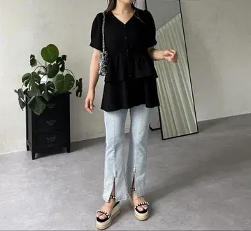 프로즈 베일 [ MOMO ] V넥 스트레치 티어드 블라우스 허벅지 컬렉션