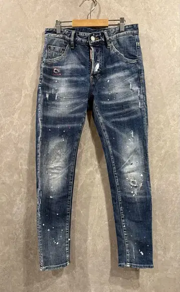 DSQUARED2 데미지 가공 데님 44인치 스트레이트 색빠짐 가공