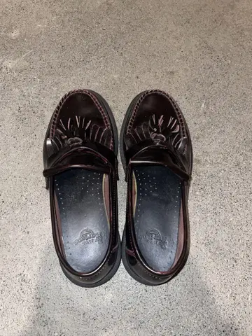 프린지 장식 다크 브라운 가죽 로퍼