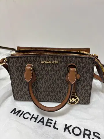 MICHEAL KORS 백