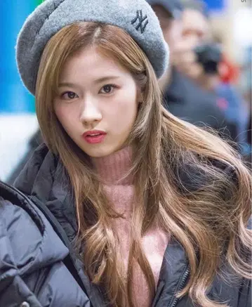 베레모 MLB TWICE 사나 착용 모델