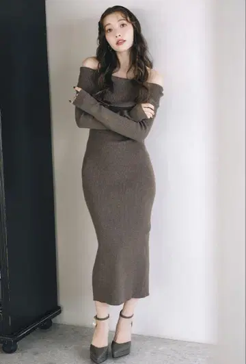 리엔다 오프숄더 원피스